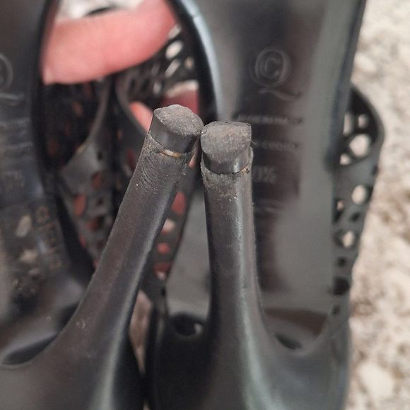 Alexander McQueen Triple-Band Laser-Cut  Leather Sandal  Black‎ size 40.5 - Picture 6 of 11